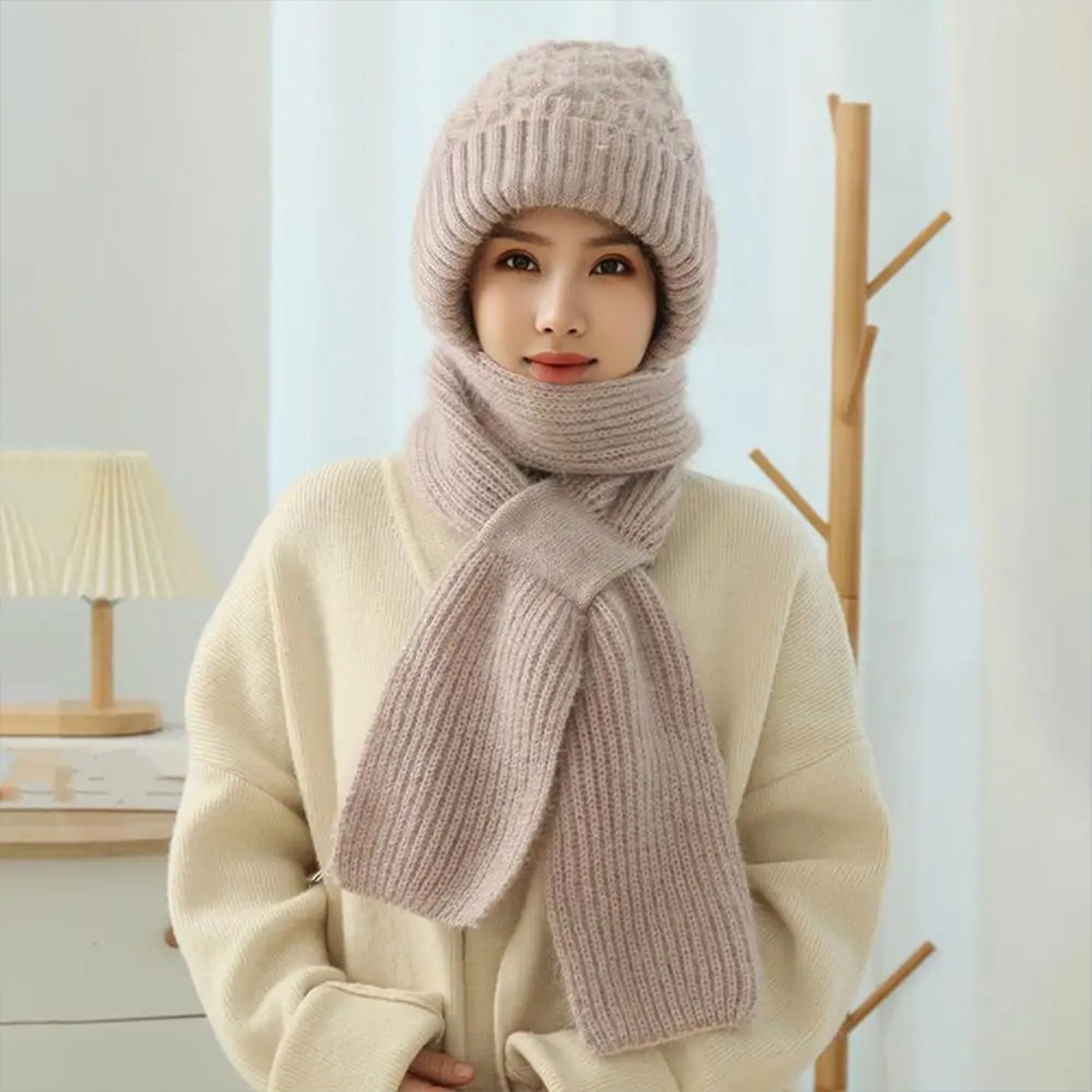 CapScarf, dámská zimní čepice se šitým šálkem - Image 1