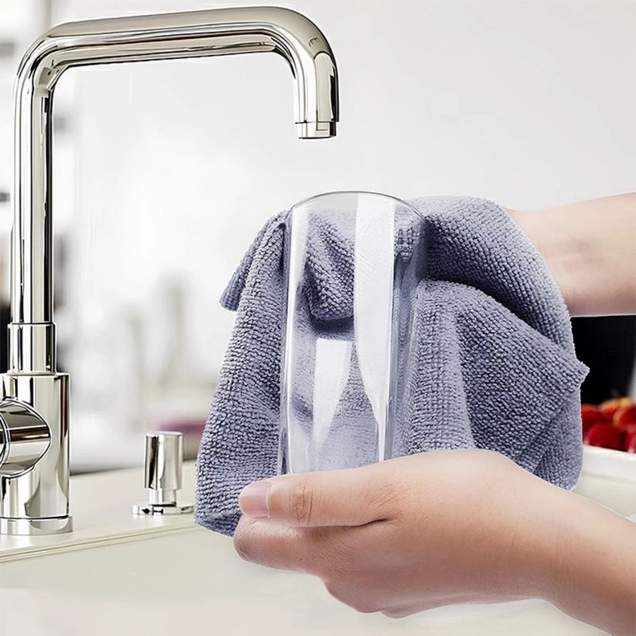 Mikrovláknové čisticí utěrky v roli (30 kusů), KitchRoll - Image 4