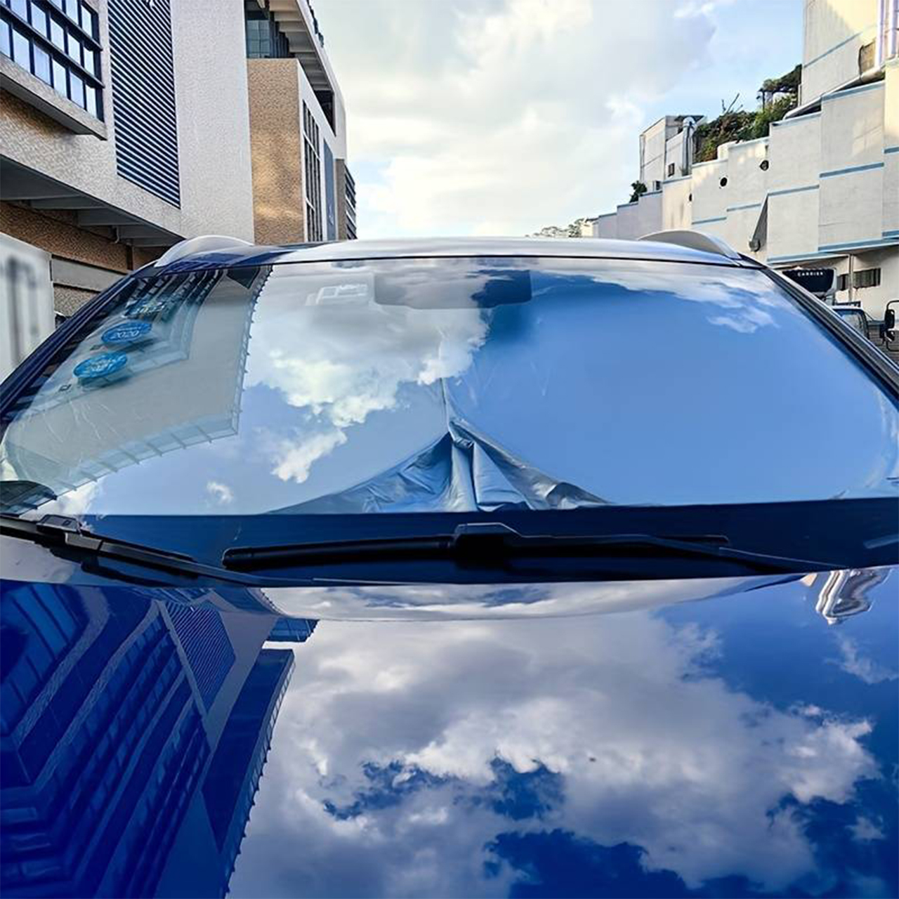 SunVisor, zatahovatelná sluneční clona na čelní sklo auta - Image 1